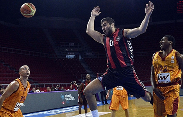 Uşak Sportif'te ayrılık