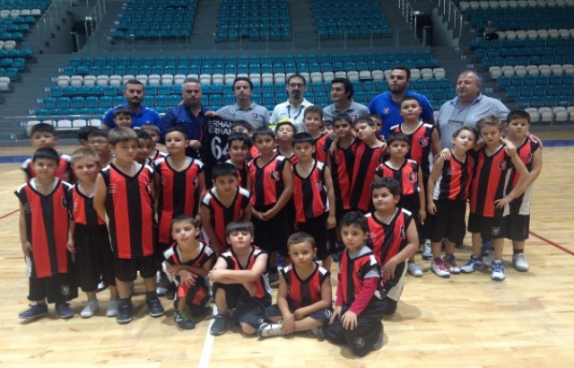 Uşak Sportif'ten altyapı atağı