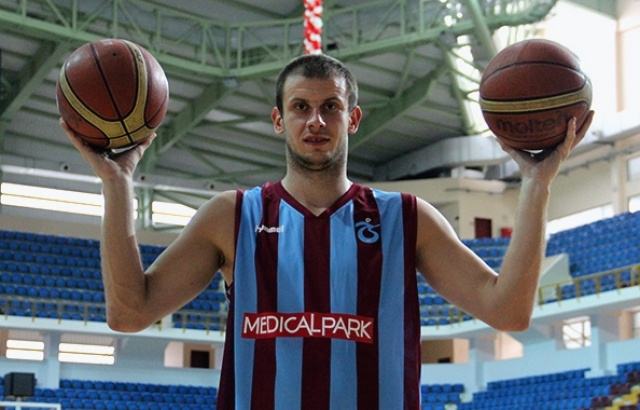 Velickovic, Trabzonspor ile devam ediyor