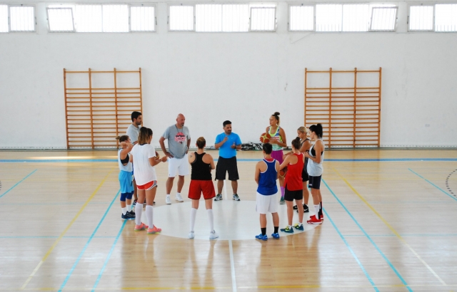 Yakın Doğu, Kıbrıs?ta yeni sezon hazırlıklarına başladı