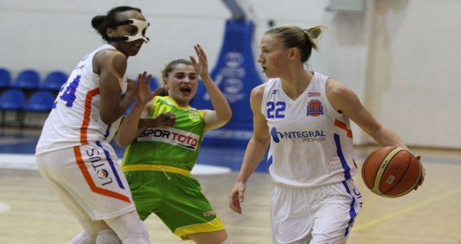 Yakın Doğu Üniversitesi BGD'de oyun kurucu Courtney Vandersloot