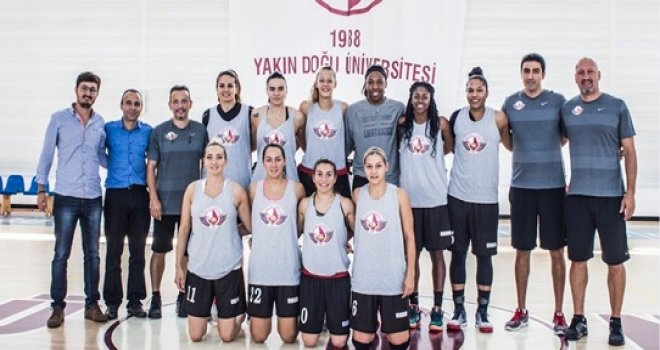 Yakın Doğu'nun yıldızları basının karşısında...