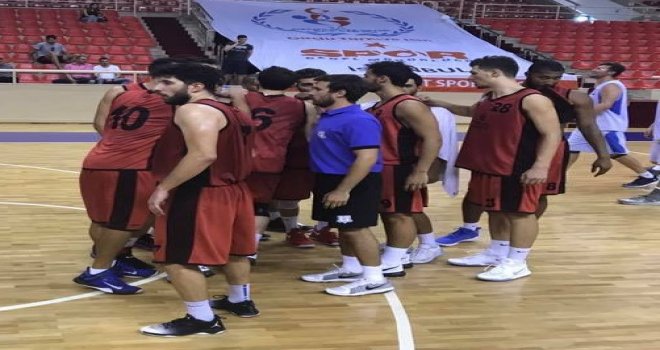 Yalova Group Belediyespor, Bakırköy'e karşı galip...