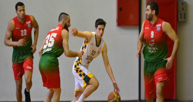 Yalova Group Belediyespor, İzmir'de Gelişim'i farklı geçti