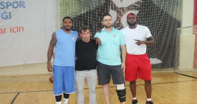 Yalova Group Belediyespor'da Amerikalılar takıma katıldı