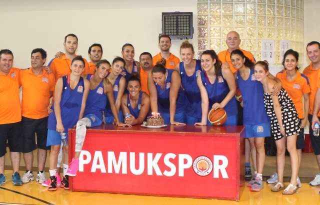 Yasemin Horasan'a doğumgünü sürprizi