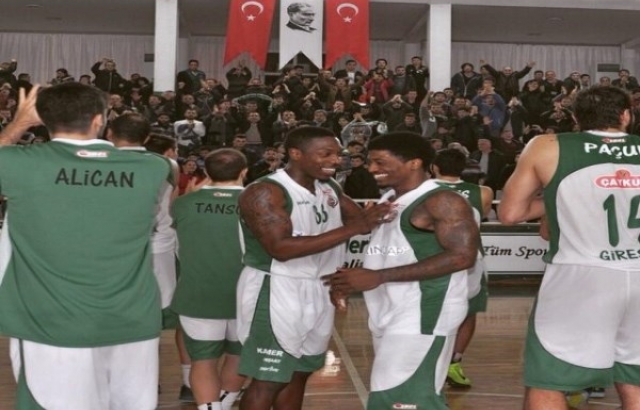 Yeşilgiresun Belediyespor seride 2-1 öne geçti