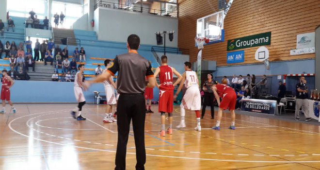 Yıldız Erkekler Polonya'yı devirdi.