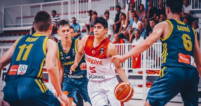 Yıldız Erkeklerimiz Slovenya'ya kaybetti