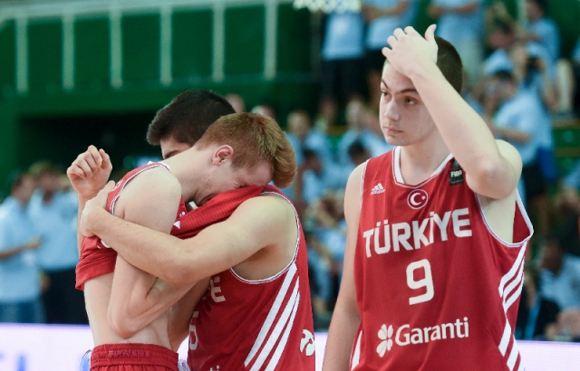 Yıldız Millilerimiz son anda finali kaçırdı...