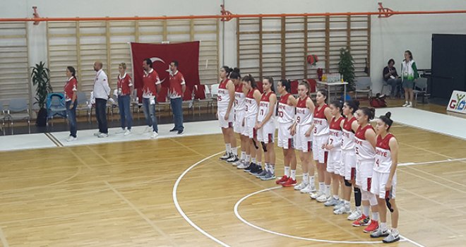 Yıldız Kızlarımız EYOF'ta 3. oldu