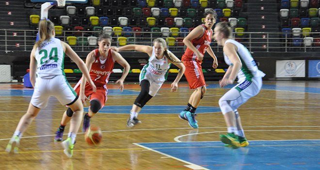 Yıldız Kızlarımız Litvanya'ya farklı kaybetti