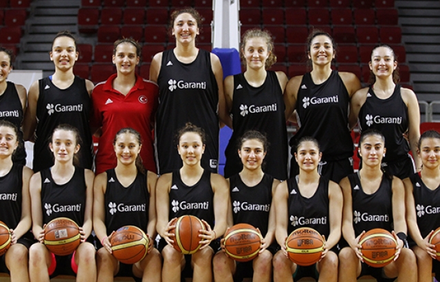 Yıldız Kızlarımız Rusya'ya 51 farkla yenildi