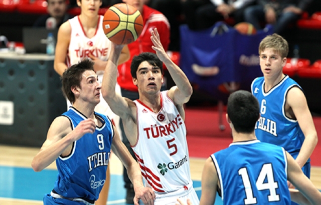 Yıldız Millilerimiz İtalya'ya yenildi