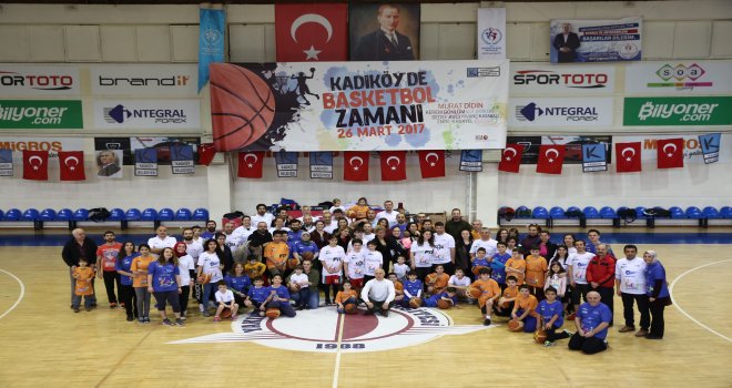 Yıldızlar Kadıköy'de maç yaptı...