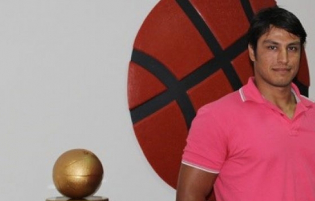 Zirve Üniversitesi transferi sürdürüyor